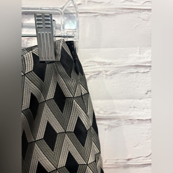 Lafayette 148 New York Silver Black Diamond Print Cropped Dressing Pants- Size 2 - Picture 4 of 7